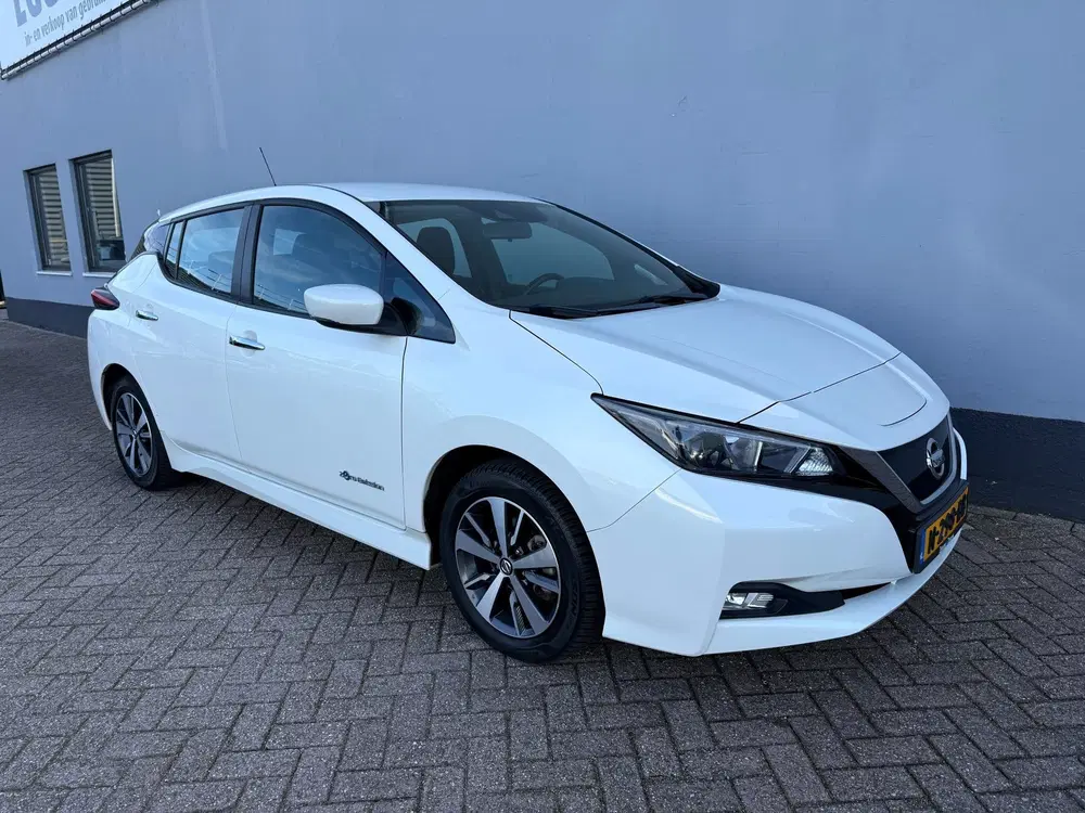 Nissan Leaf Acenta 40 kWh uit 2021, foto 4