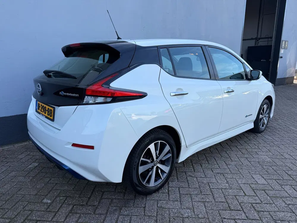 Nissan Leaf Acenta 40 kWh uit 2021, foto 6