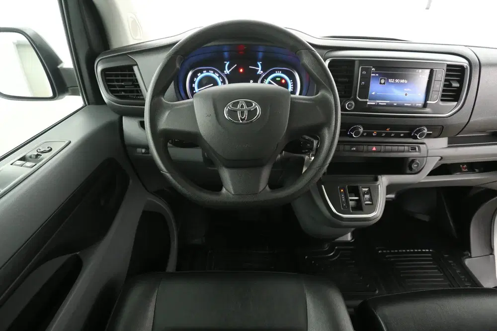 Toyota Proace 75 kWh L3H1 Long Range uit 2022, foto 2