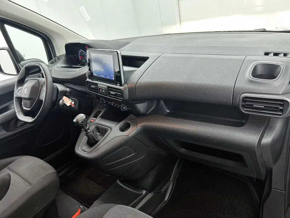 Peugeot Partner 1.2 Benzine 111PK Euro6 Premium uit 2021, foto 2