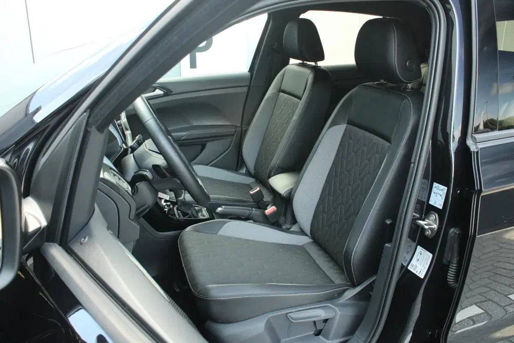 Volkswagen T-Cross 1.0 TSI 115pk DSG Life 'Goal' uit 2025, foto 4