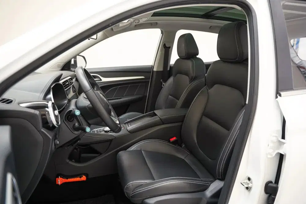 MG ZS EV Luxury 45 kWh [ Panorama Trekhaak Leder uit 2021, foto 15