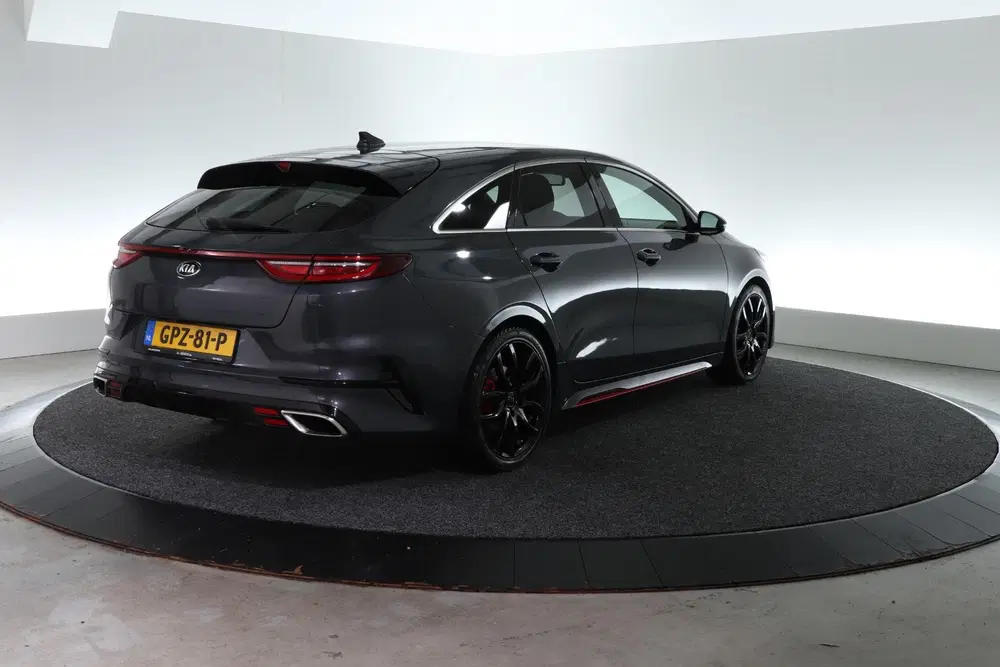 Kia ProCeed 1.6 T-GDi GT uit 2021, foto 2