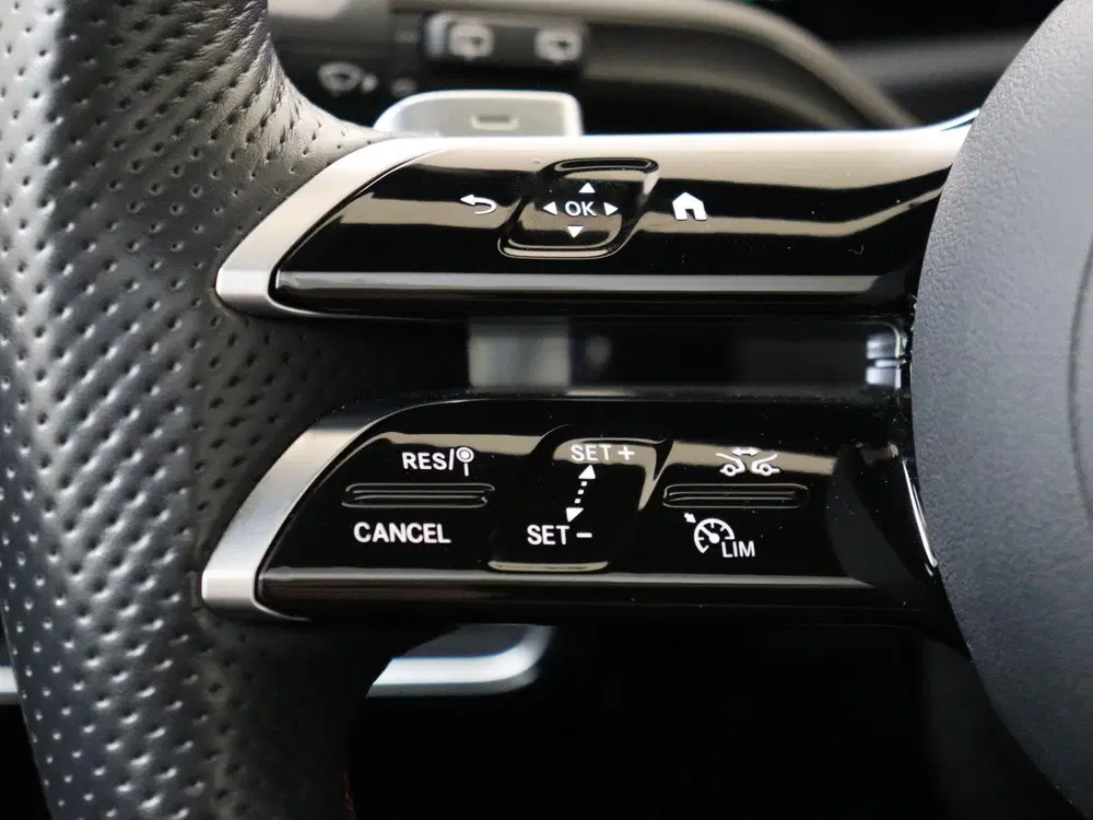 Mercedes-Benz A-Klasse 180 AMG Line uit 2024, foto 13