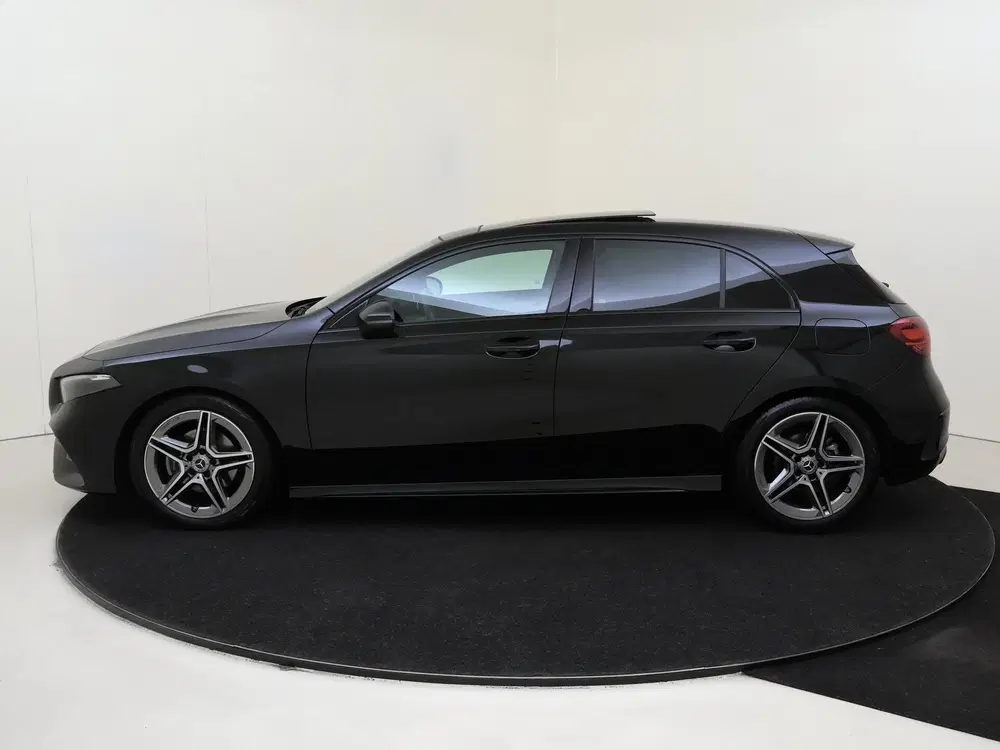 Mercedes-Benz A-Klasse 180 AMG Line uit 2024, foto 9