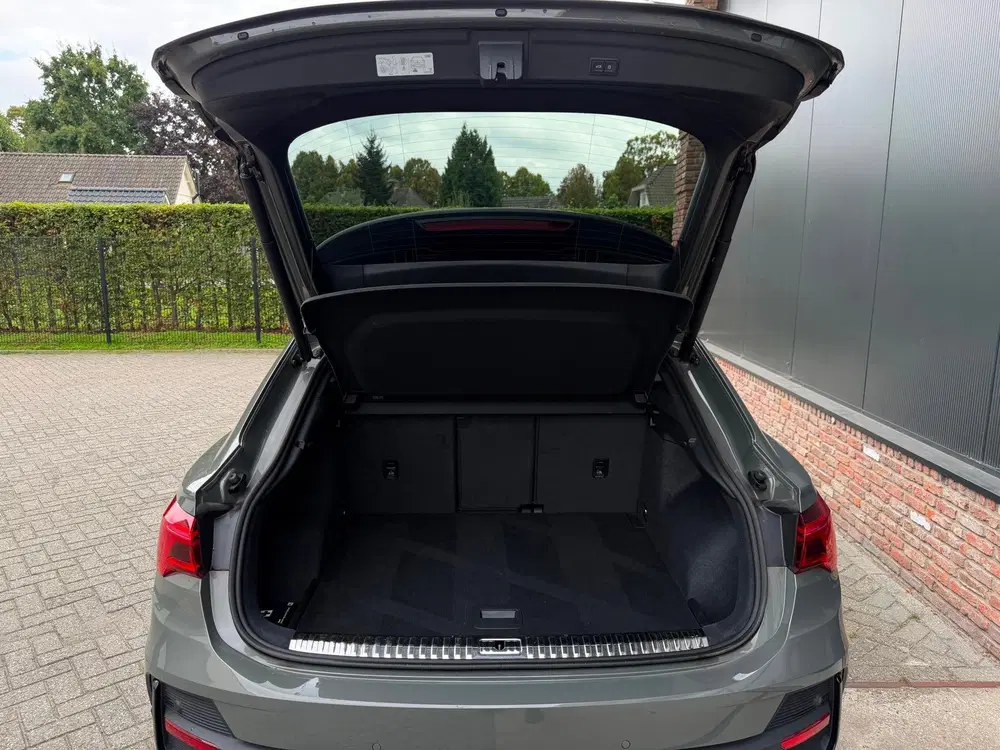 Audi Q3 35 TFSI S-Line 150 pk Blackstyle uit 2024, foto 14