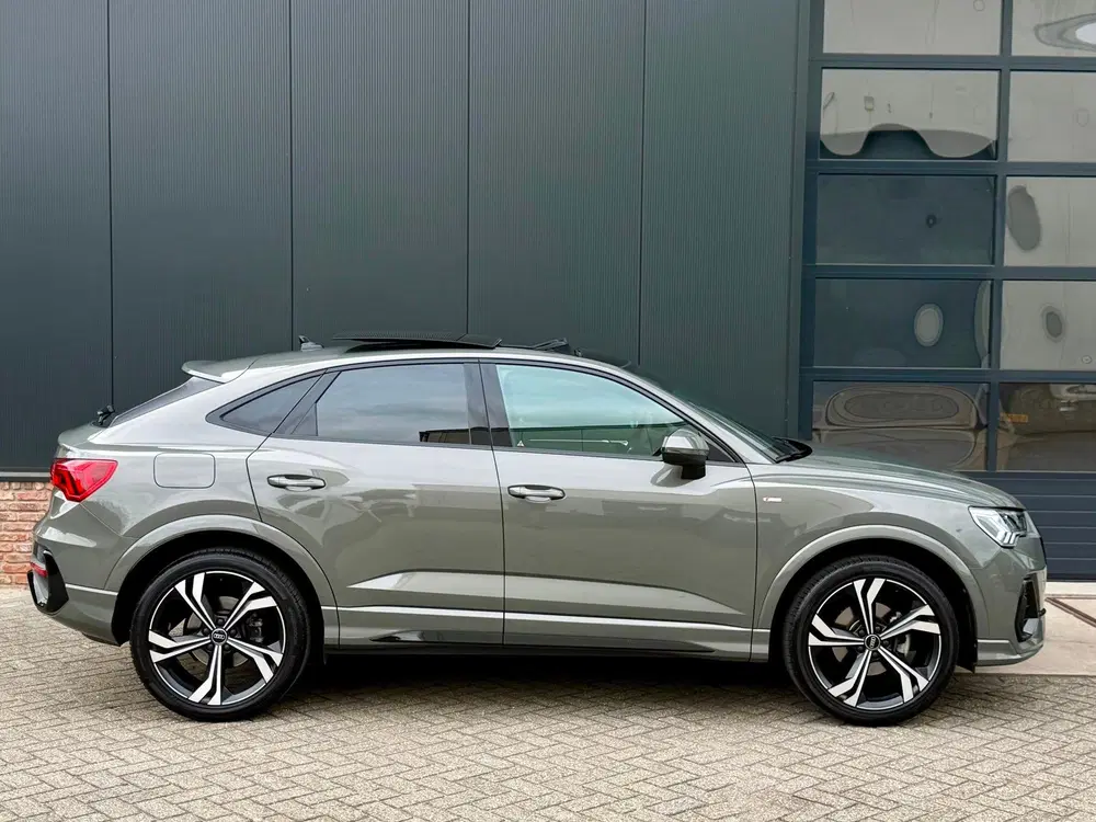 Audi Q3 35 TFSI S-Line 150 pk Blackstyle uit 2024, foto 15