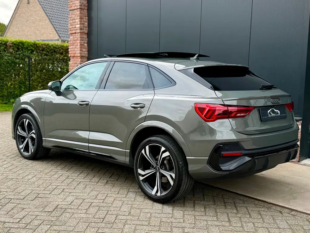 Audi Q3 35 TFSI S-Line 150 pk Blackstyle uit 2024, foto 4