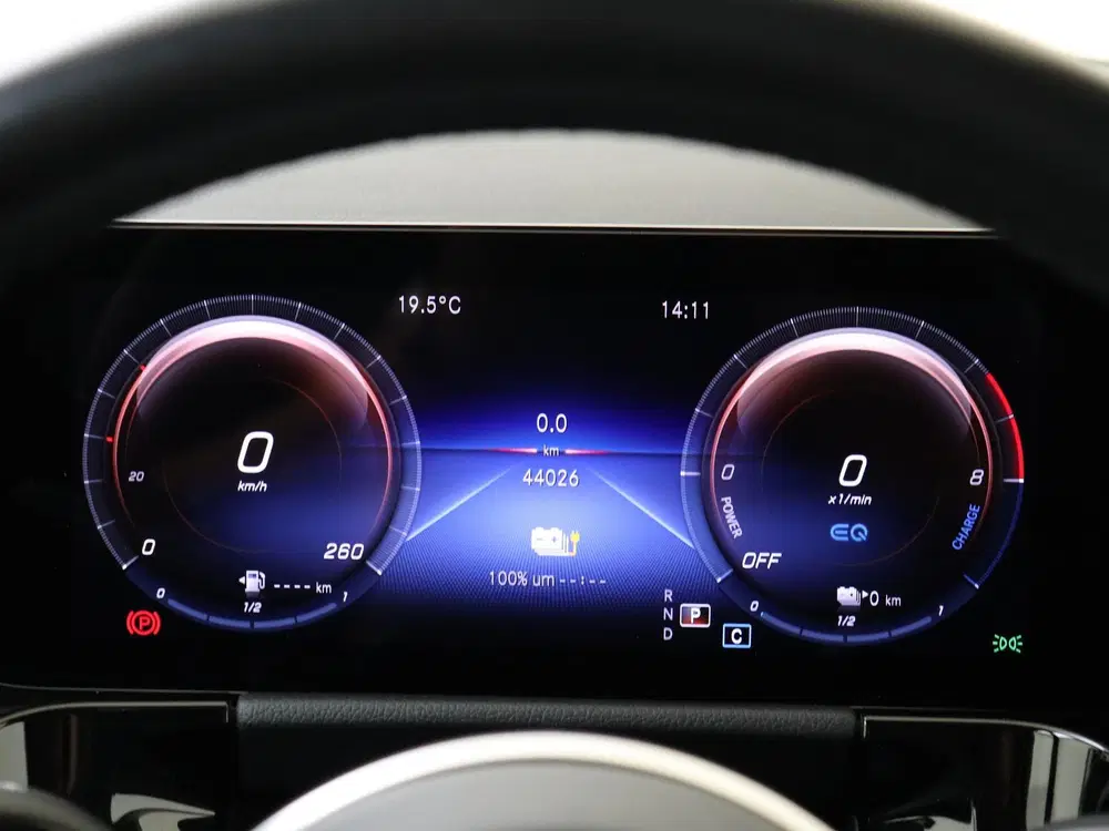 Mercedes-Benz GLA 250 e Luxury Line uit 2023, foto 12