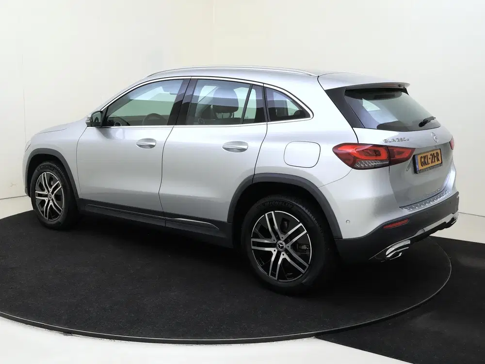 Mercedes-Benz GLA 250 e Luxury Line uit 2023, foto 6