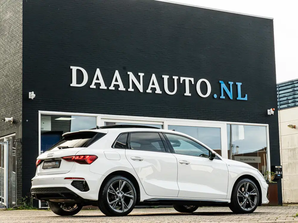 Audi A3 40 TFSI e S Line Pano VirtCP Keyless Memor uit 2021, foto 10