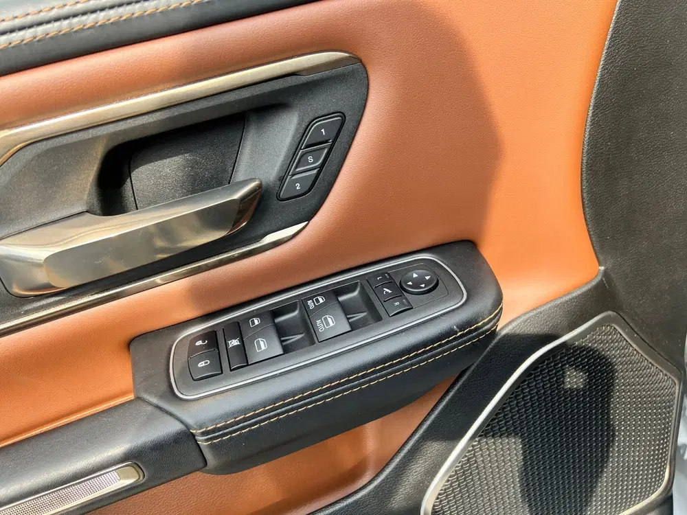 Dodge RAM 5.7 V8 4x4 Crew Cab Longhorn uit 2024, foto 13