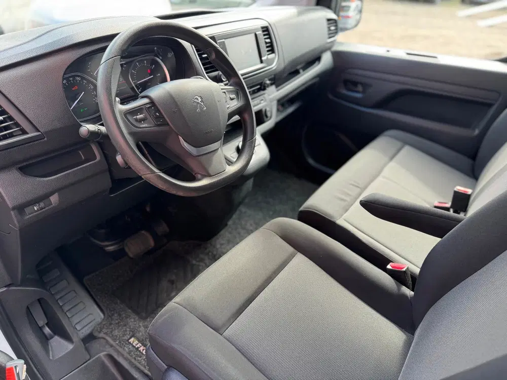 Peugeot Expert 2.0 BlueHDI 145 S&S L3 Cruise Navi Camera uit 2024, foto 11