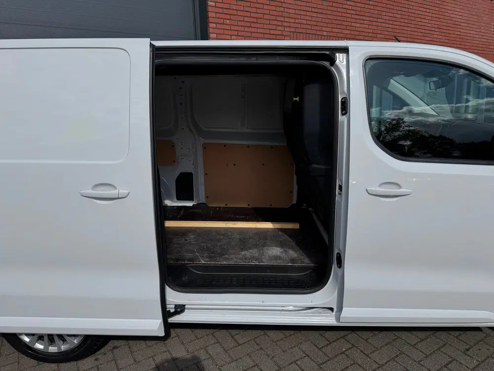 Peugeot Expert 2.0 BlueHDI 145 S&S L3 Cruise Navi Camera uit 2024, foto 7