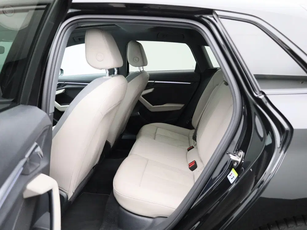 Audi A3 35 TFSI S edition uit 2021, foto 10
