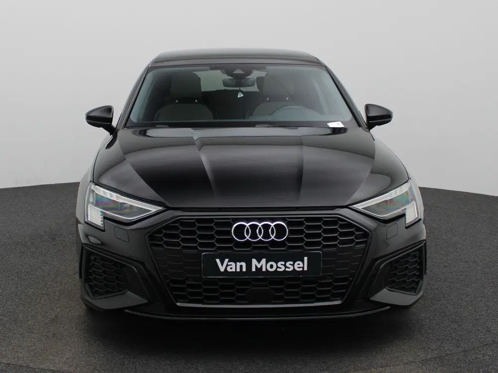 Audi A3 35 TFSI S edition uit 2021, foto 3