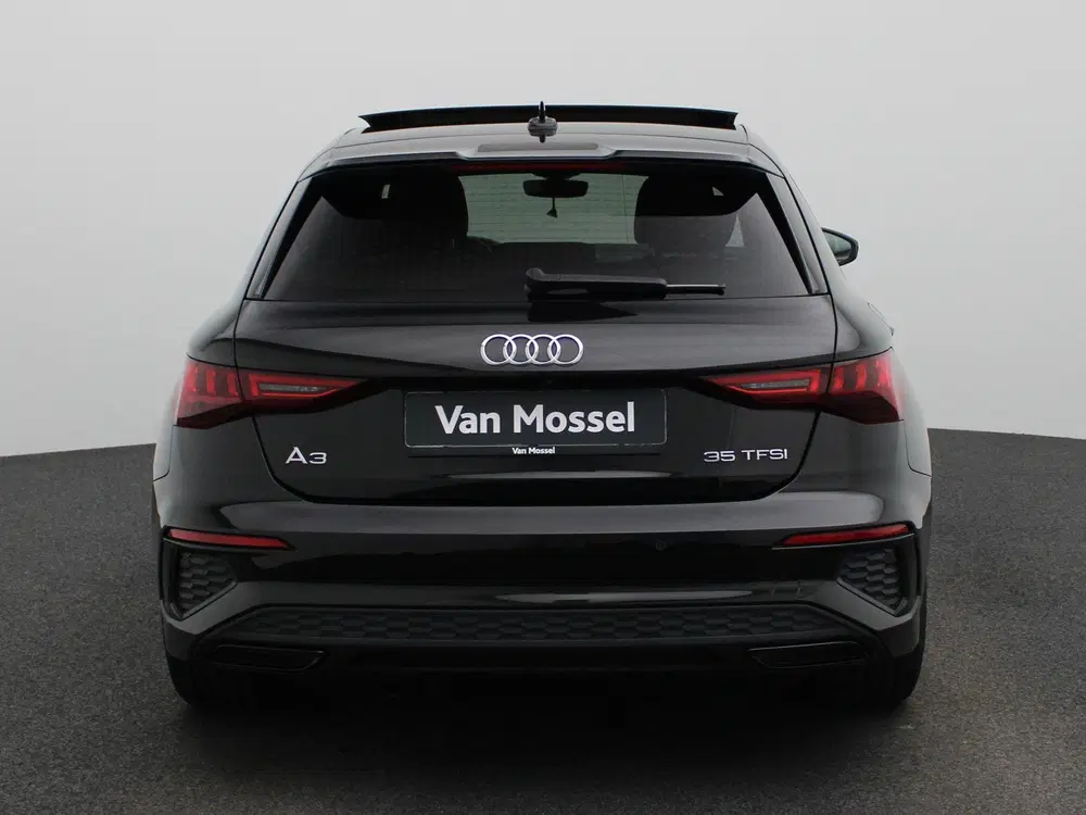 Audi A3 35 TFSI S edition uit 2021, foto 5