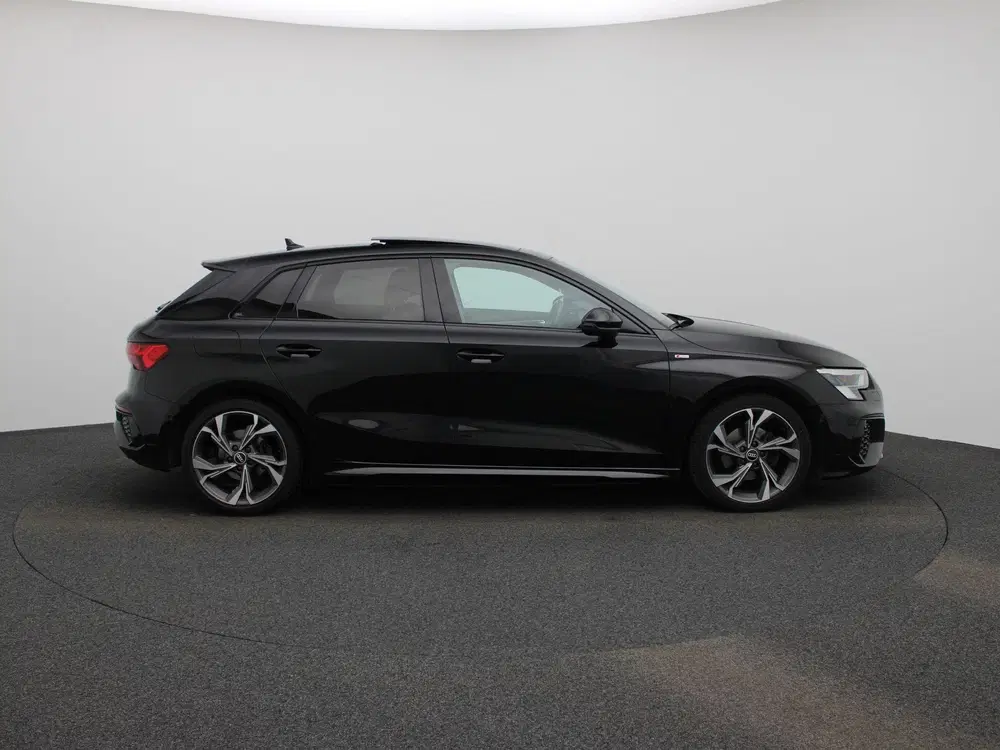 Audi A3 35 TFSI S edition uit 2021, foto 6