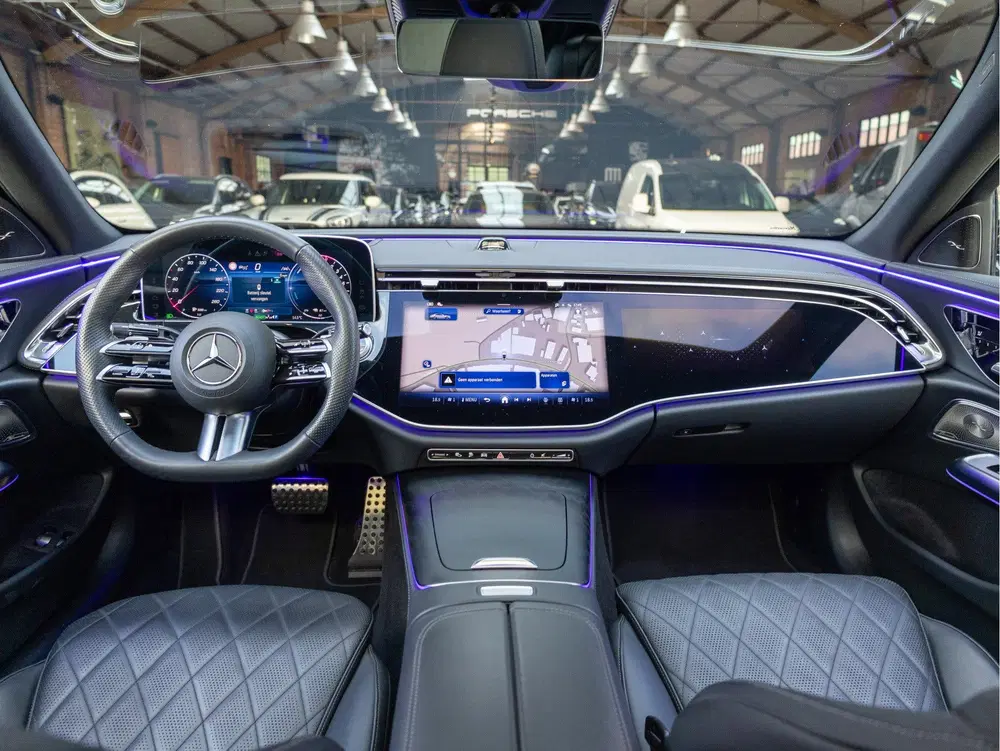 Mercedes-Benz E-Klasse 300 e AMG Line VOL *Luchtvering uit 2024, foto 3