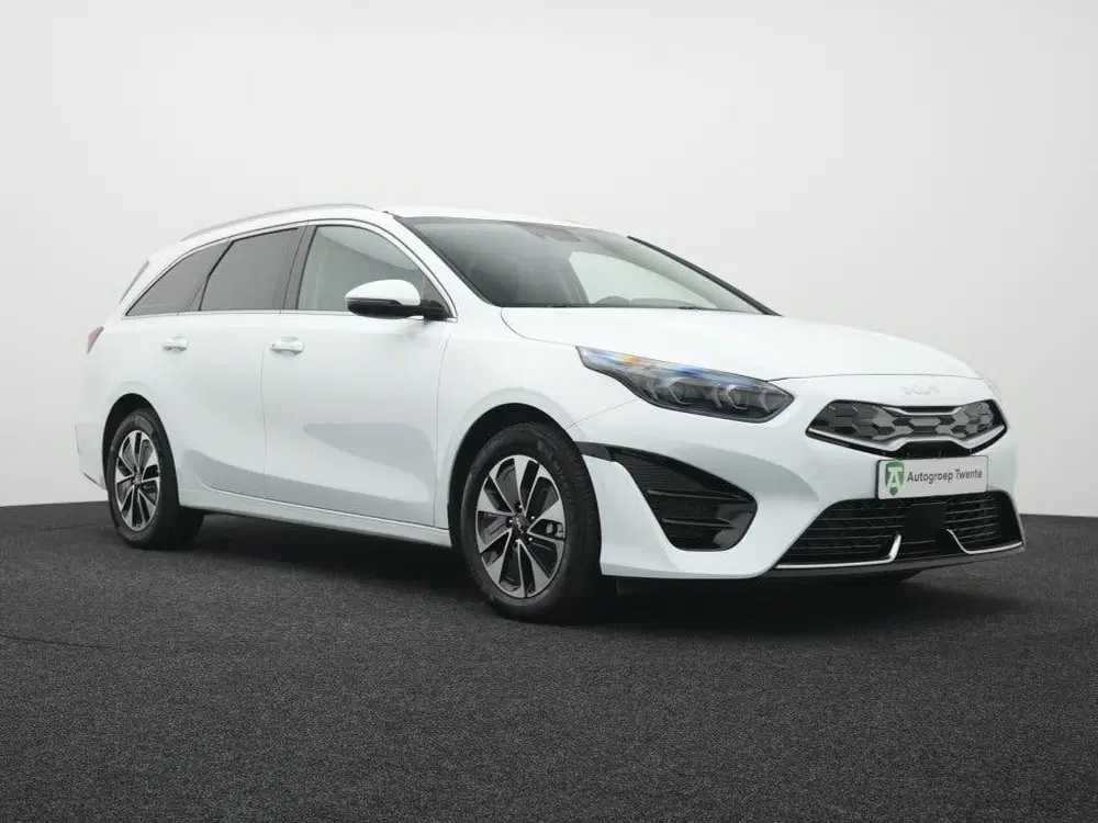 Kia Ceed 1.6 GDi PHEV DynamicLine uit 2025, foto 13