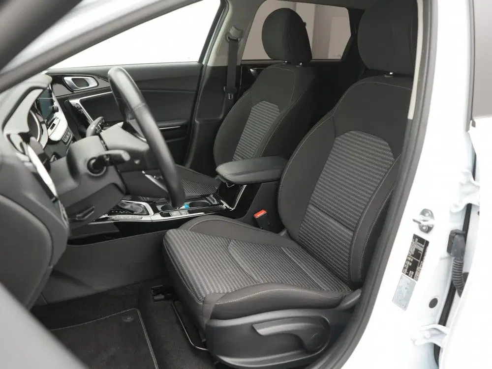 Kia Ceed 1.6 GDi PHEV DynamicLine uit 2025, foto 15
