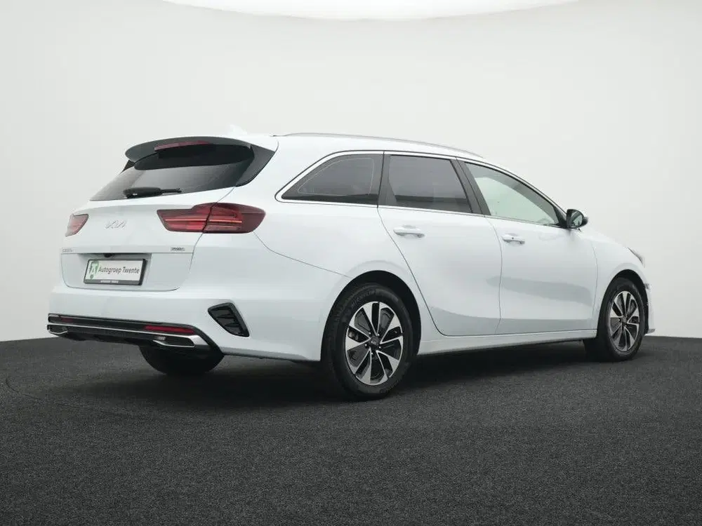 Kia Ceed 1.6 GDi PHEV DynamicLine uit 2025, foto 2