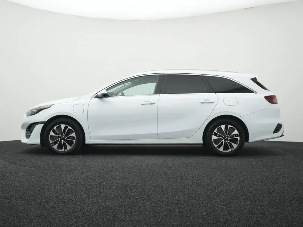 Kia Ceed 1.6 GDi PHEV DynamicLine uit 2025, foto 6