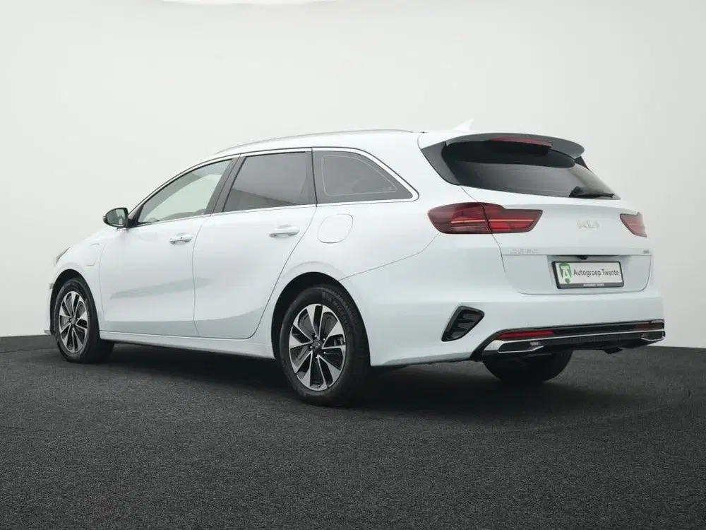 Kia Ceed 1.6 GDi PHEV DynamicLine uit 2025, foto 8