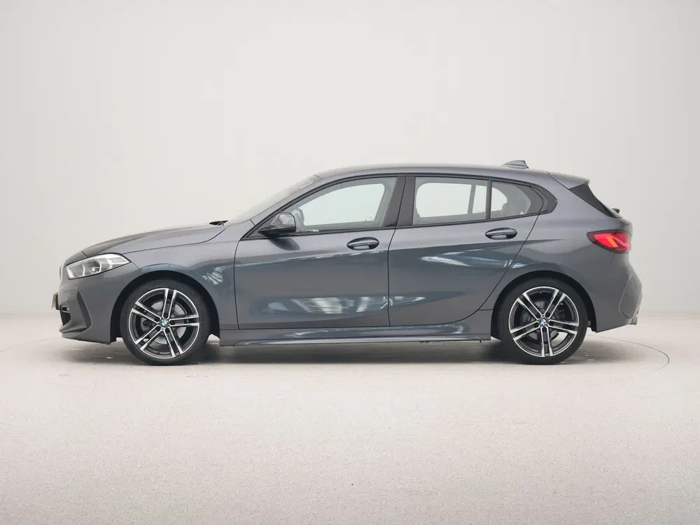 BMW 1-serie 118i Executive Edition M Sport (bj 2022) uit 2022, foto 11