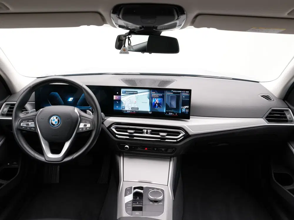 BMW 3-serie 320e Touring Accu conditie 96% (bj 2024) uit 2024, foto 12