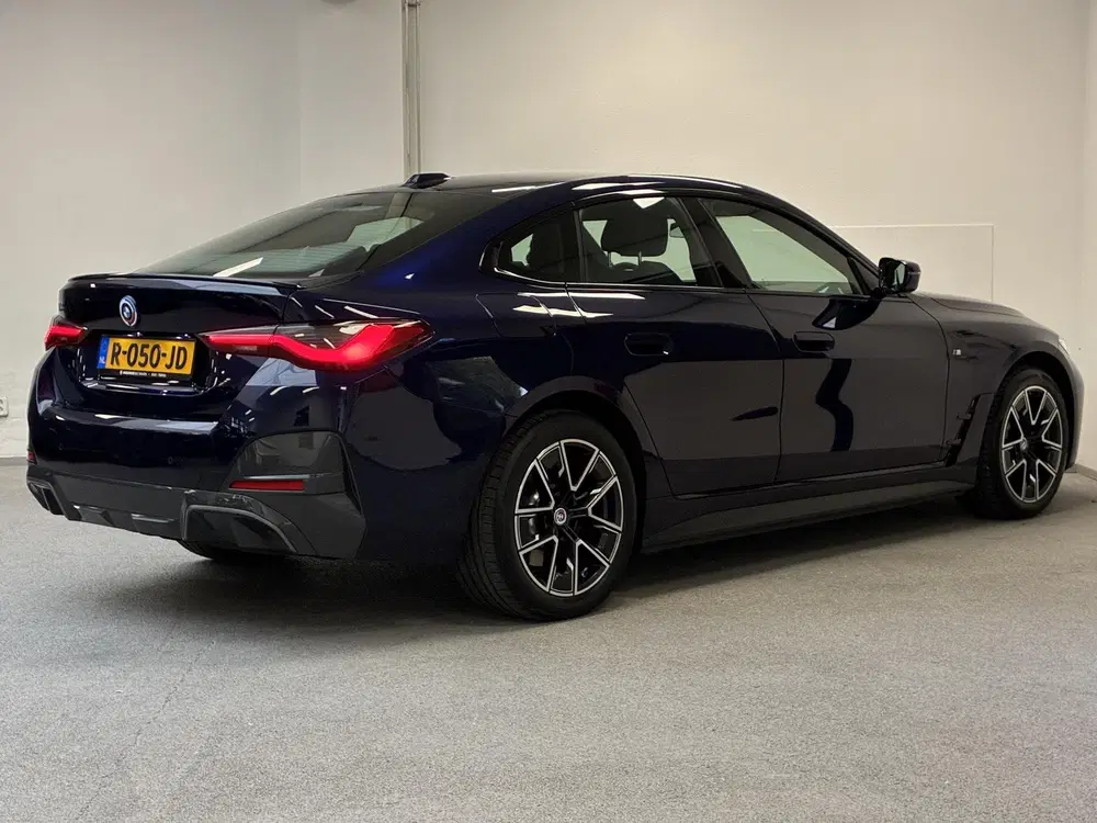 BMW i4 eDrive40 M-Sport 84 kWh uit 2022, foto 2