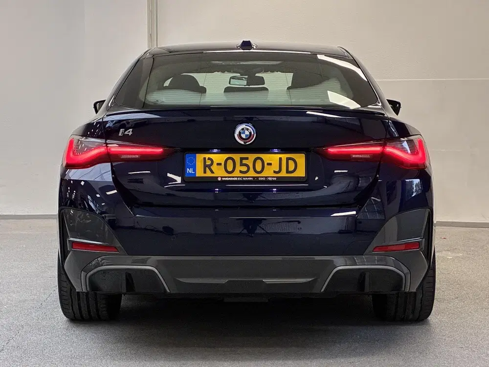 BMW i4 eDrive40 M-Sport 84 kWh uit 2022, foto 9