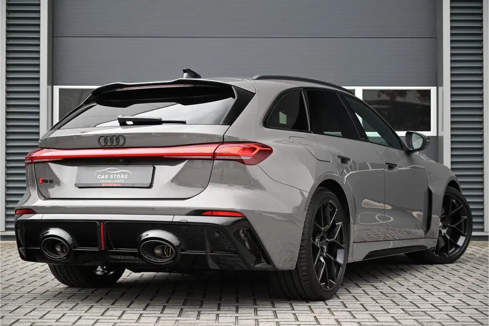 Audi RS5 E-HYBRID QUATTRO 639 PK uit 2026, foto 2