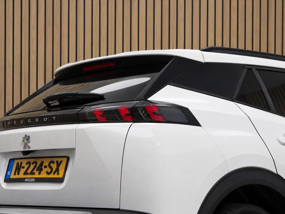 Peugeot 2008 1.2 PT 130 Allure uit 2022, foto 12