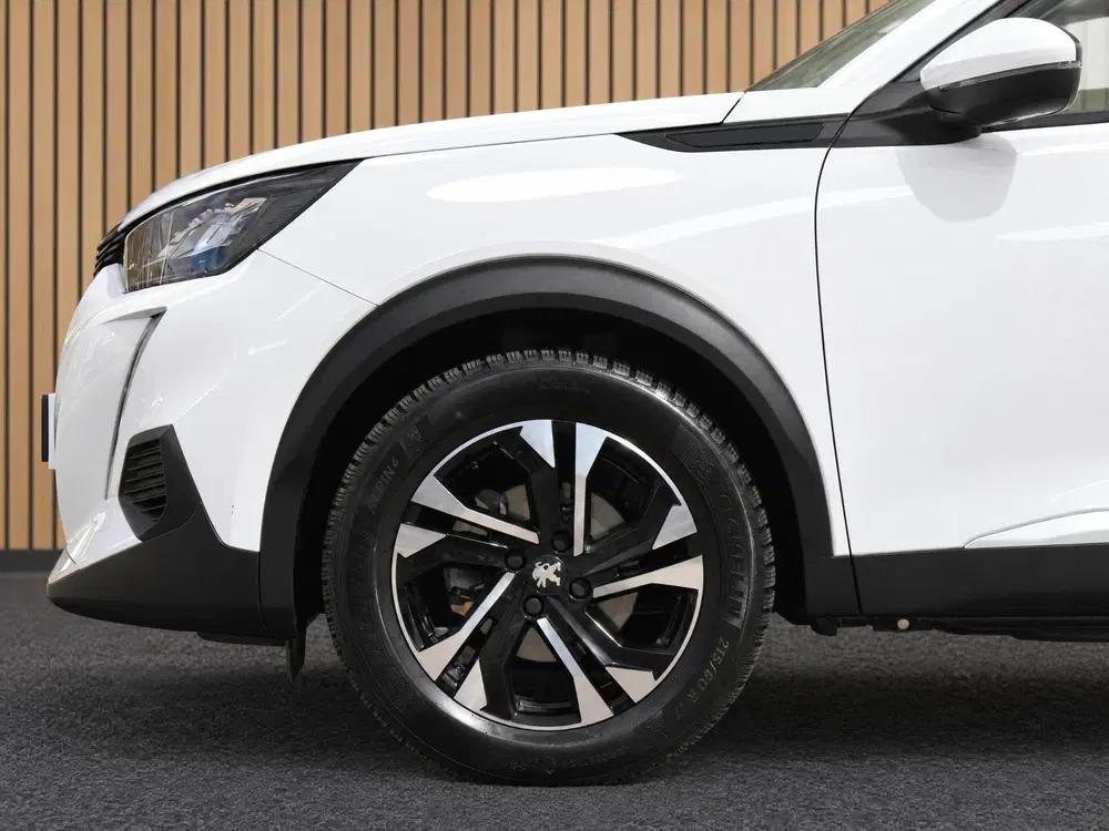 Peugeot 2008 1.2 PT 130 Allure uit 2022, foto 9