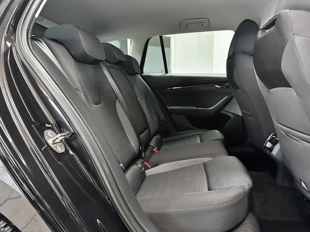 Skoda Octavia 1.0 TSI Business Edition uit 2021, foto 11
