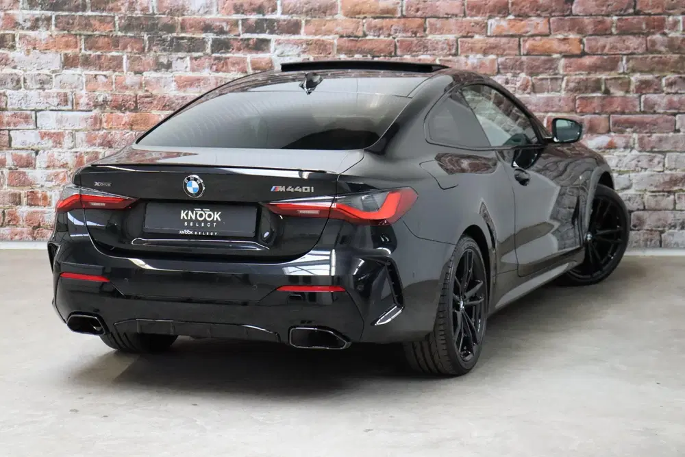 BMW 4-serie 4-serie Coupé M440i xDrive High Executive uit 2021, foto 4