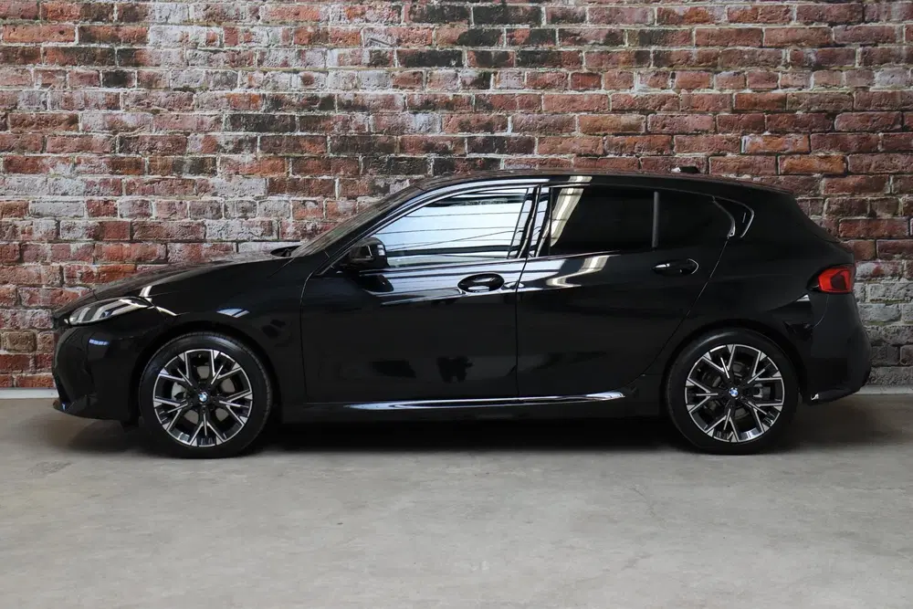 BMW 1-serie 120 M Sport Automaat uit 2026, foto 3