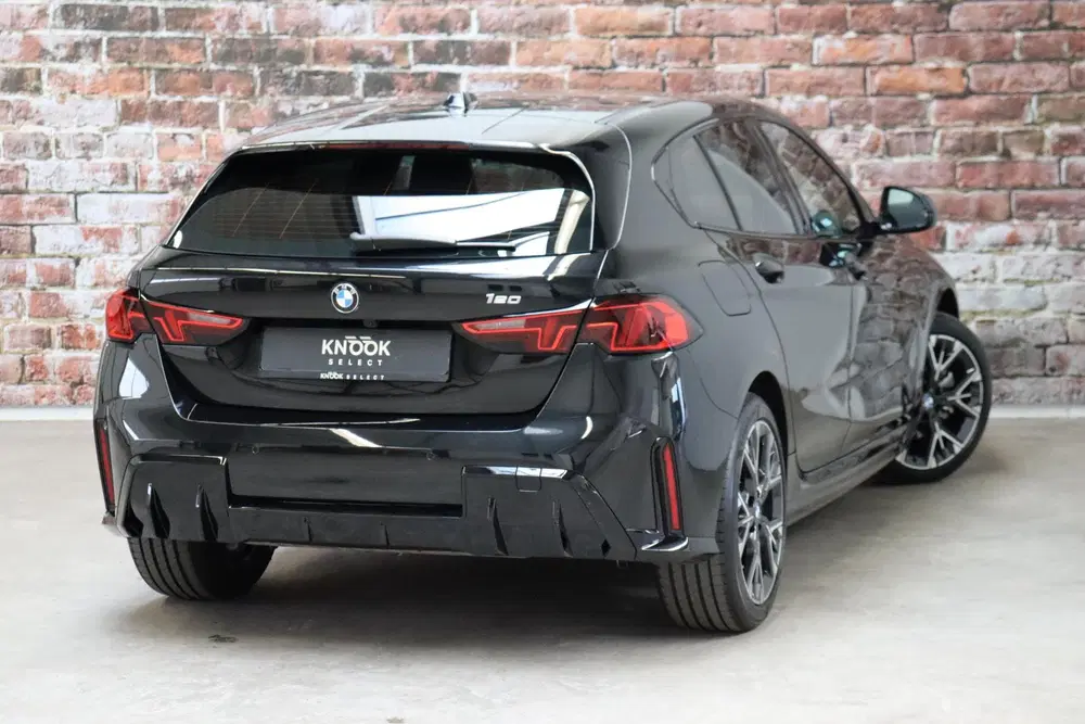 BMW 1-serie 120 M Sport Automaat uit 2026, foto 4