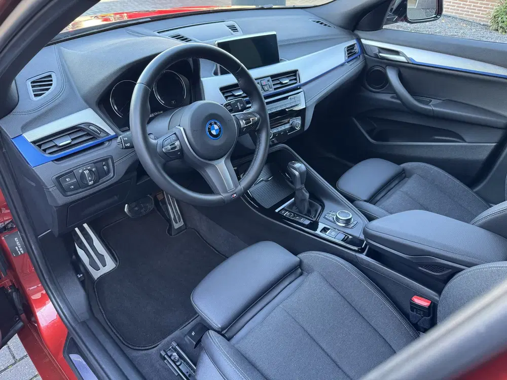 BMW X2 xDrive25e M-Sport uit 2021, foto 10