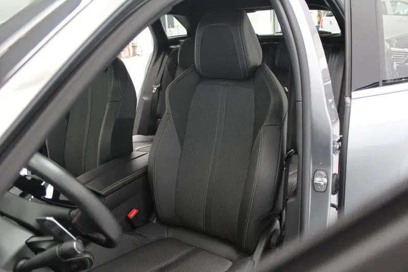 Peugeot 3008 1.2 PureTech GT 131PK uit 2024, foto 14