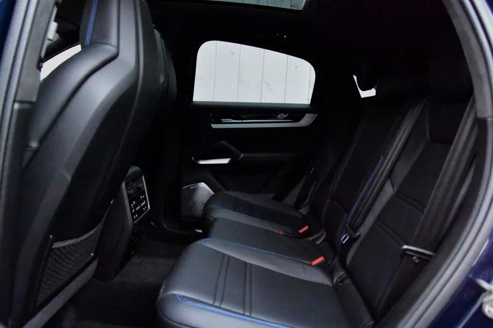 Porsche Cayenne Cayenne Coupé 3.0 E-Hybrid uit 2024, foto 6