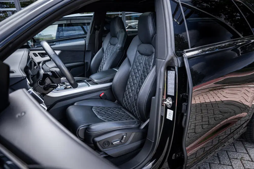 Audi Q8 60 TFSI e quattro Pro Line S Competition uit 2021, foto 13