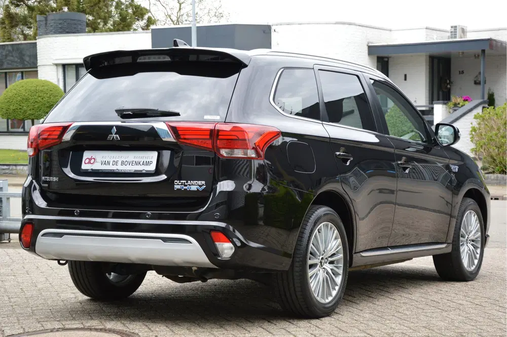 Mitsubishi Outlander 2.4 PHEV Instyle LED uit 2019, foto 3