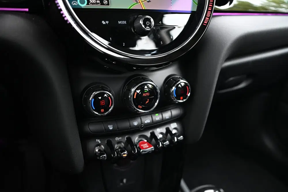Mini Hatchback Cooper Camden Automaat uit 2023, foto 12