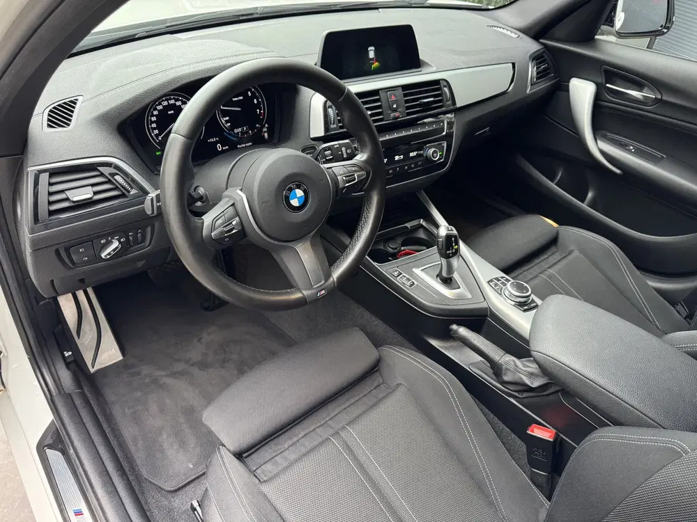 BMW 1-serie 118i 136pk Automaat Executive Sport line P uit 2019, foto 8