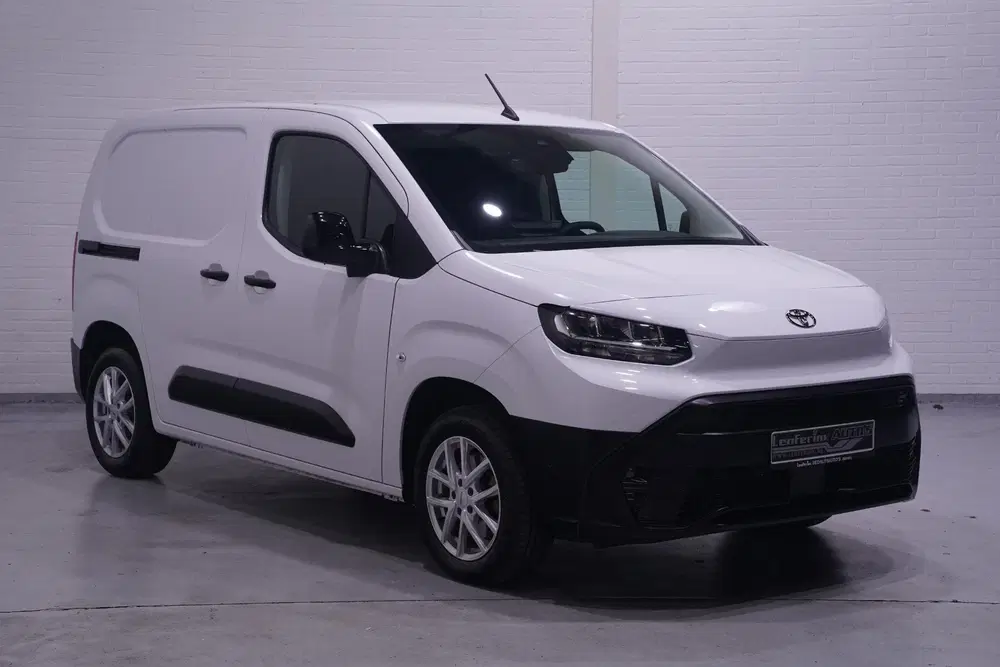 Toyota Proace City 1.5 D-4D 130 pk L1 Navigator Navi uit 2024, foto 2
