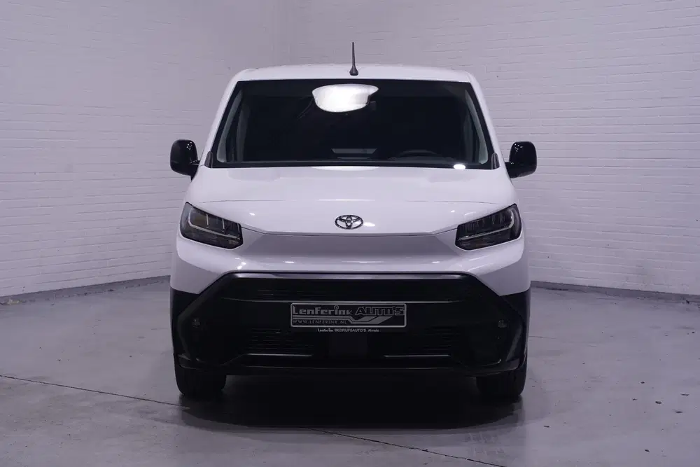 Toyota Proace City 1.5 D-4D 130 pk L1 Navigator Navi uit 2024, foto 5