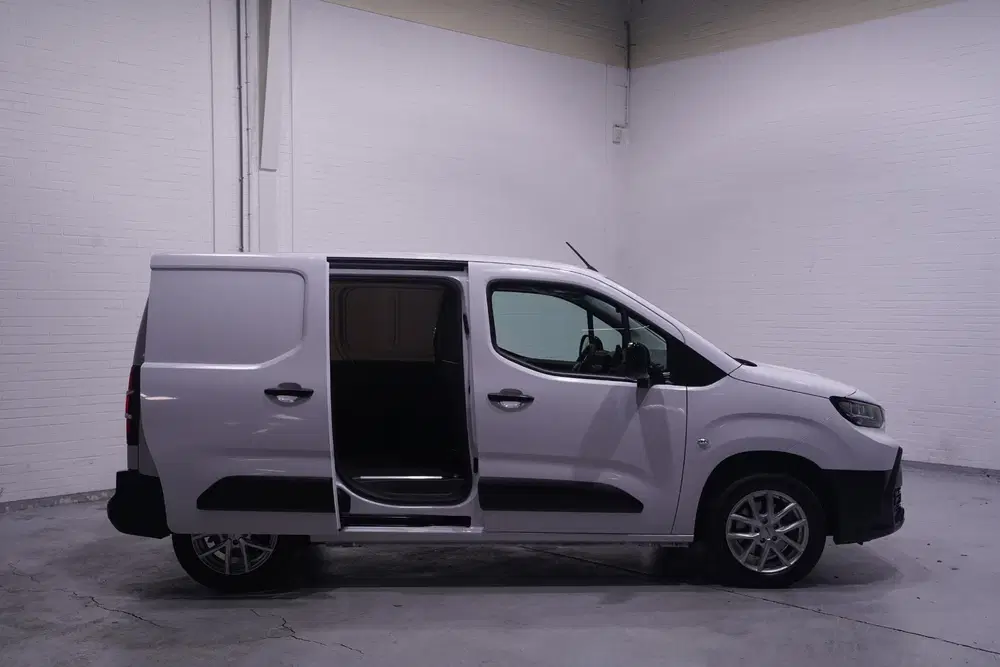 Toyota Proace City 1.5 D-4D 130 pk L1 Navigator Navi uit 2024, foto 9