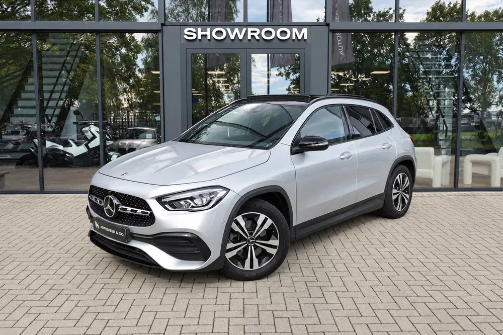 Mercedes-Benz GLA 220 d PANO KEYLESS SFEER uit 2023
